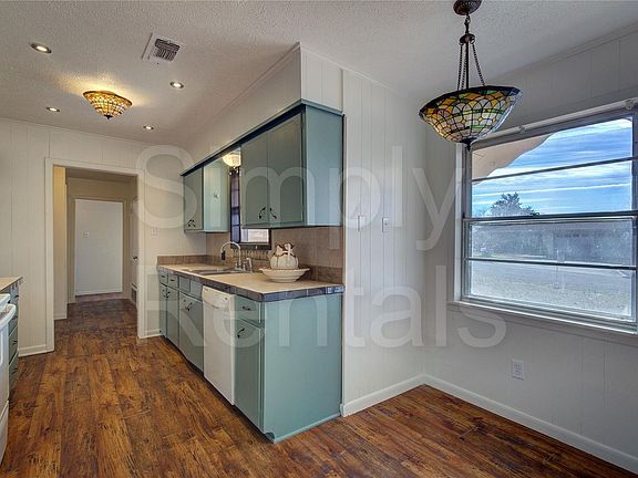 4th image of 214 Brookhaven Ter