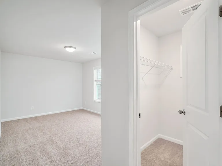 775 Justify Loop — Photo 15