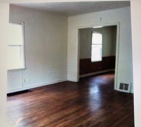 4th image of 1218 S Roosevelt Dr