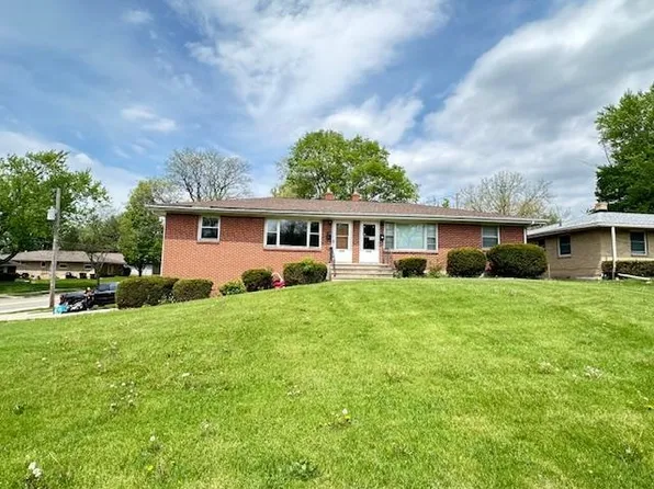 3504 Wind Point Dr, Rockford, IL 61108