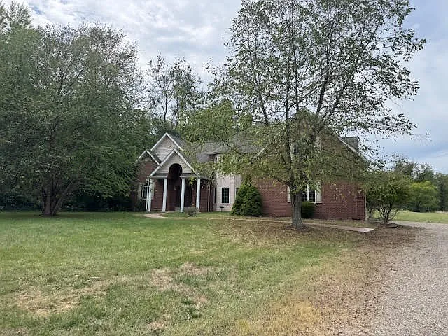 3875 Harpen Rd photo 1