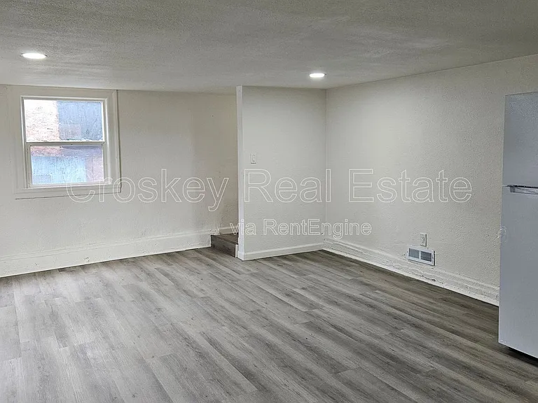 1346 Redwood St — Photo 3