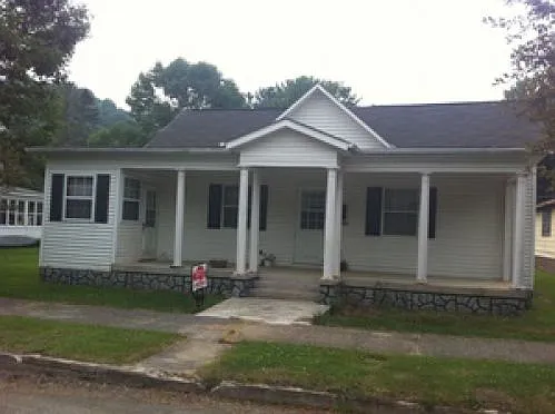 1108 2nd Ave photo 1