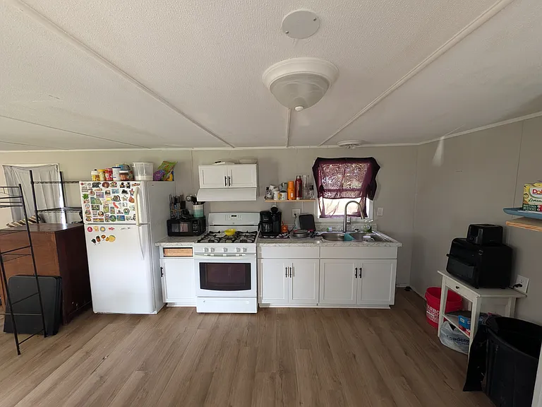 133 Albany Cir — Photo 4