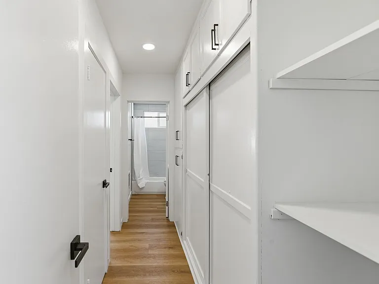 7305 Variel Avenue — Photo 20
