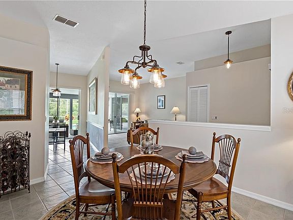 3rd image of 14426 Stamford Cir