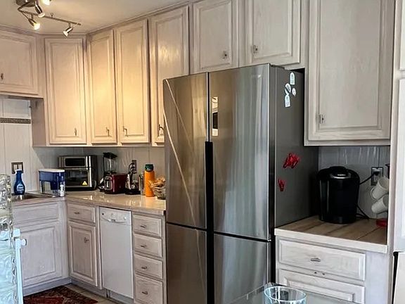 2nd image of 3690 Broadway St Unit 1