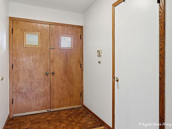 3rd image of 182 Riverside Island Dr