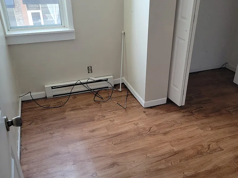 114 Main St W #A — Photo 7