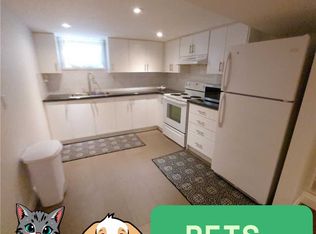 1086 4th St, Mississauga, ON L5E 1K3