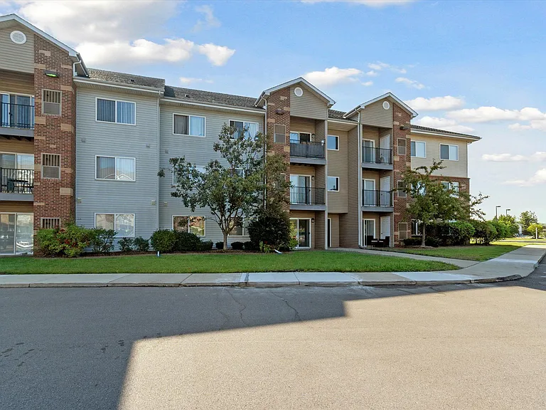 South Pointe — Photo 35