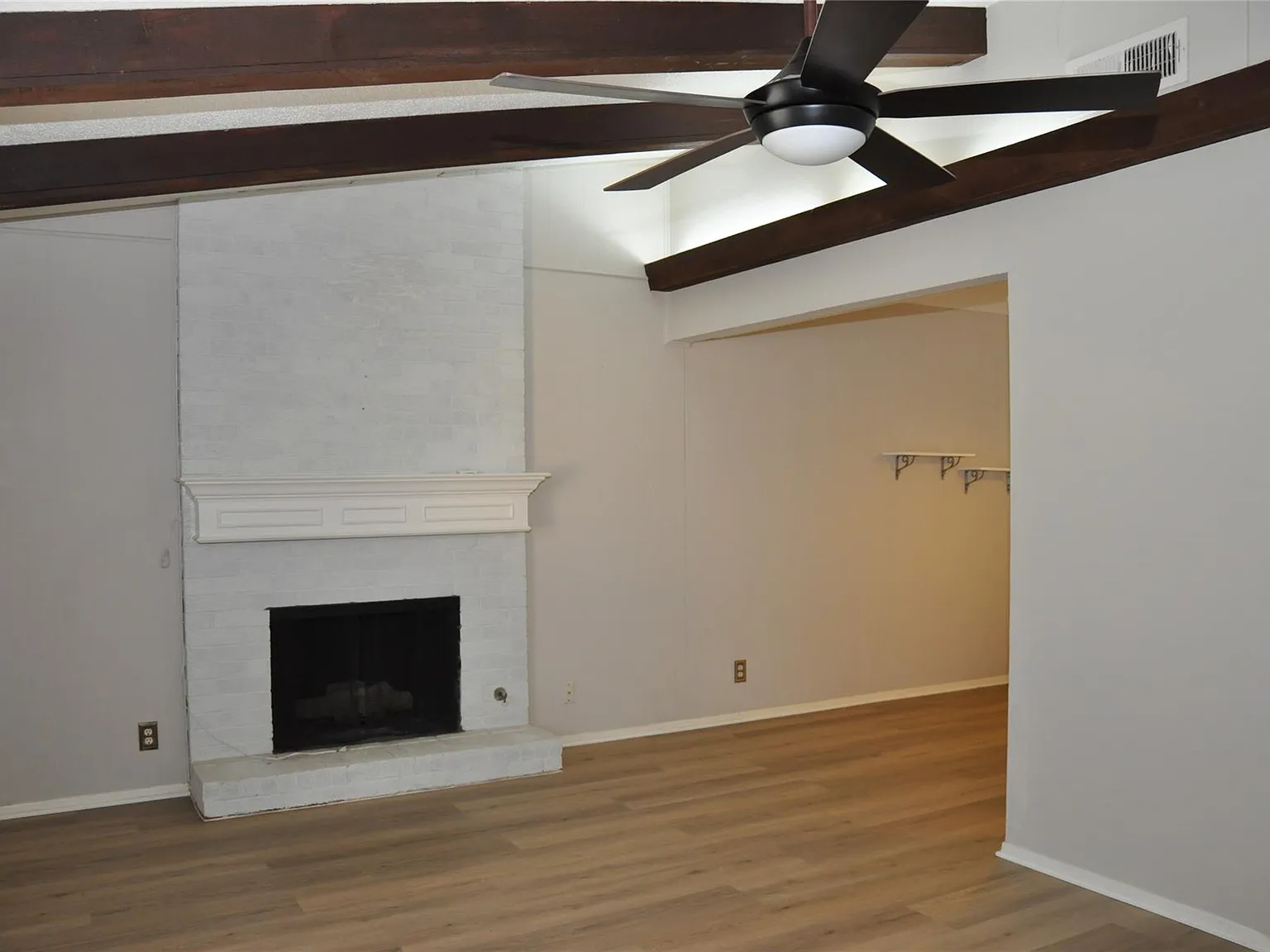 2 bed, 1.0 bath, 948 sqft, $1,550 — Photo 4