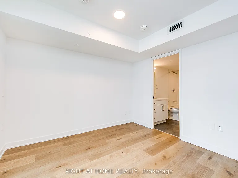 897 College St W #506 — Photo 19