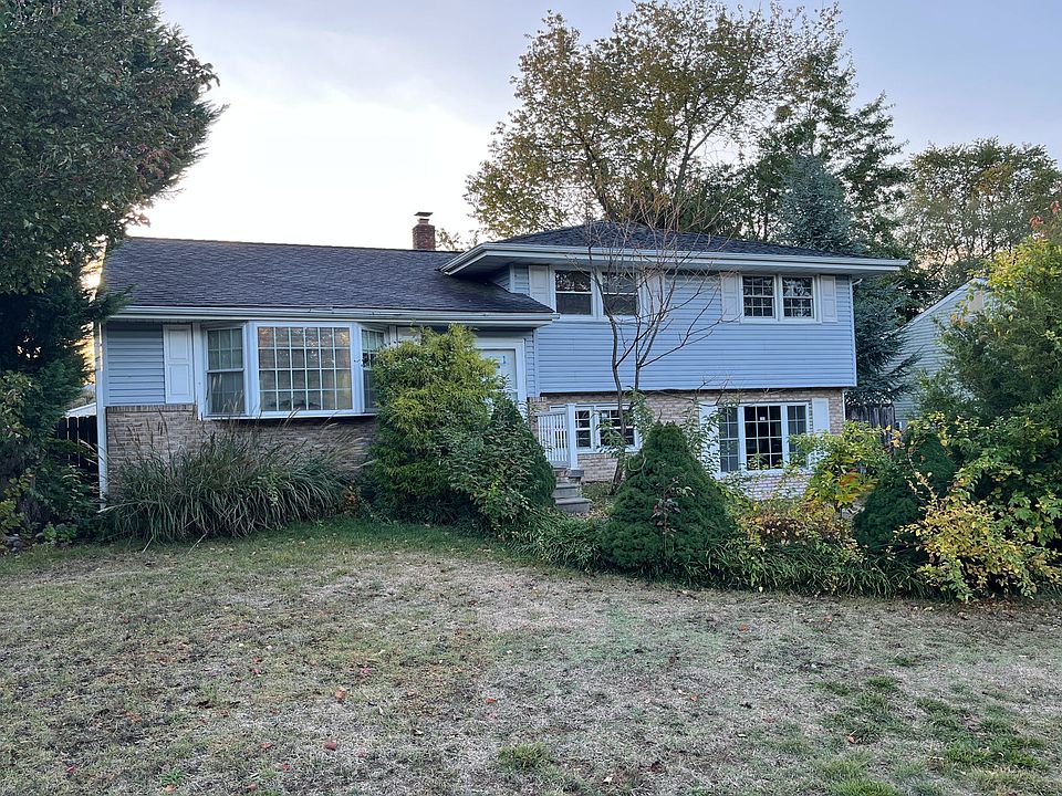 1st image of 7 Nassau Ave