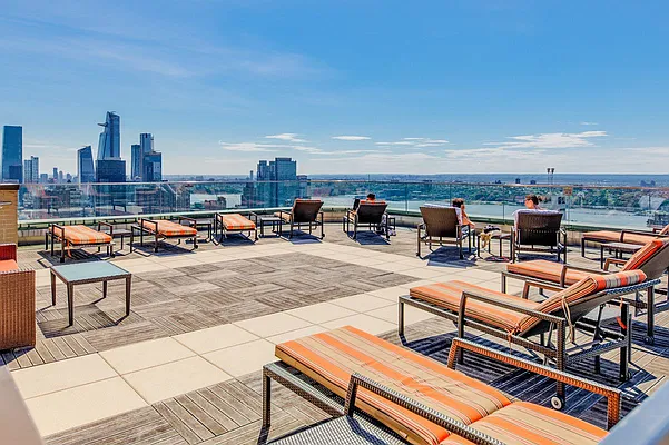 Rented by Lin Pan Realty Group LLC | media 26
