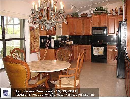 4th image of 4336 NW 92nd Ter