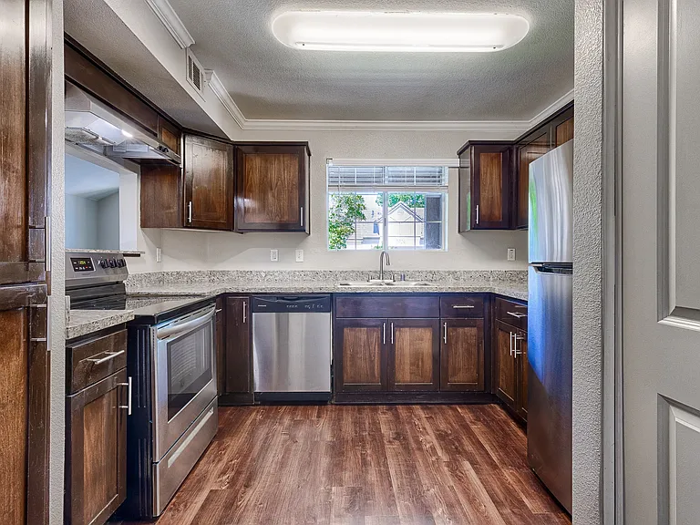 Larkspur Woods Apartment Homes — Photo 7