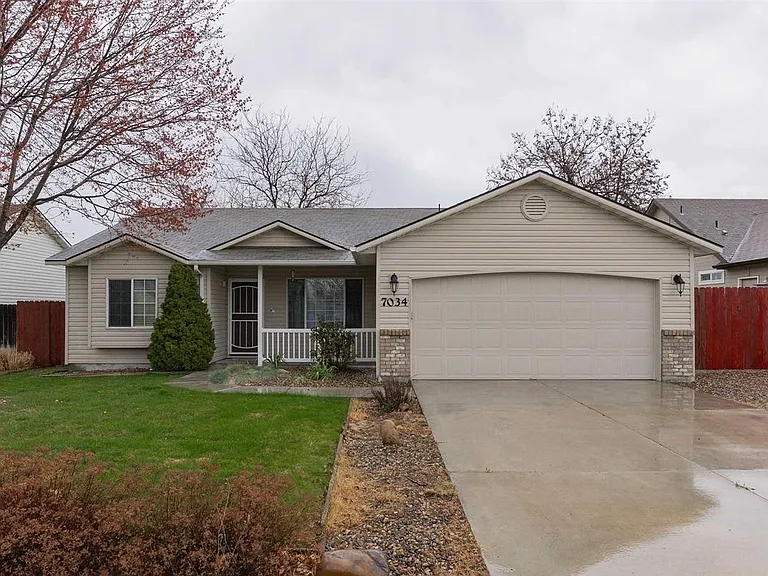 7034 E Canterbury Ln — Photo 10