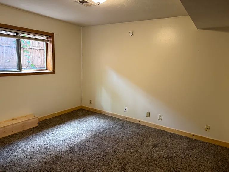 1610 Washington St — Photo 5