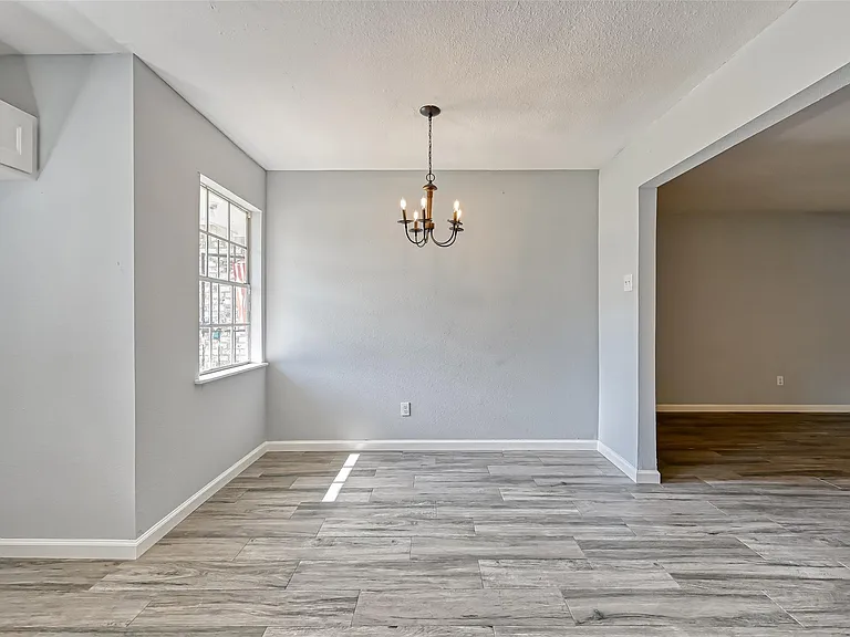 8623 Valley Forest Dr — Photo 14