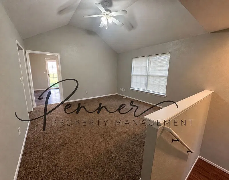 3 bed, 2.0 bath, 1580 sqft, $1,495 — Photo 3