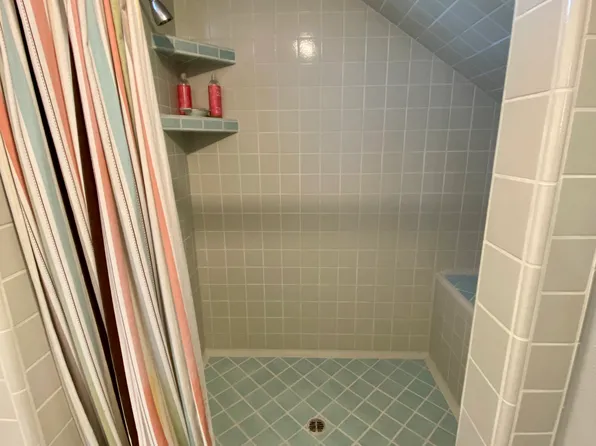 302 Otis St #A, Santa Cruz, CA 95060