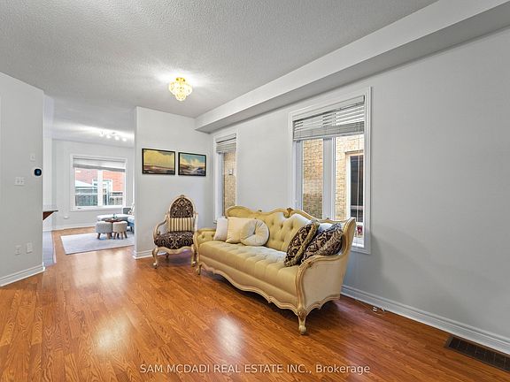 4th image of 891 Oasis Dr