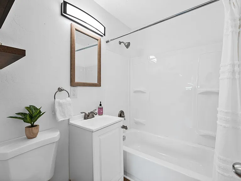 8004 E Broadway Ave — Photo 19