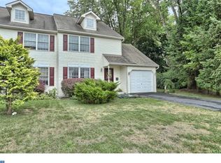 99 S Wayne St, Robesonia, PA 19551