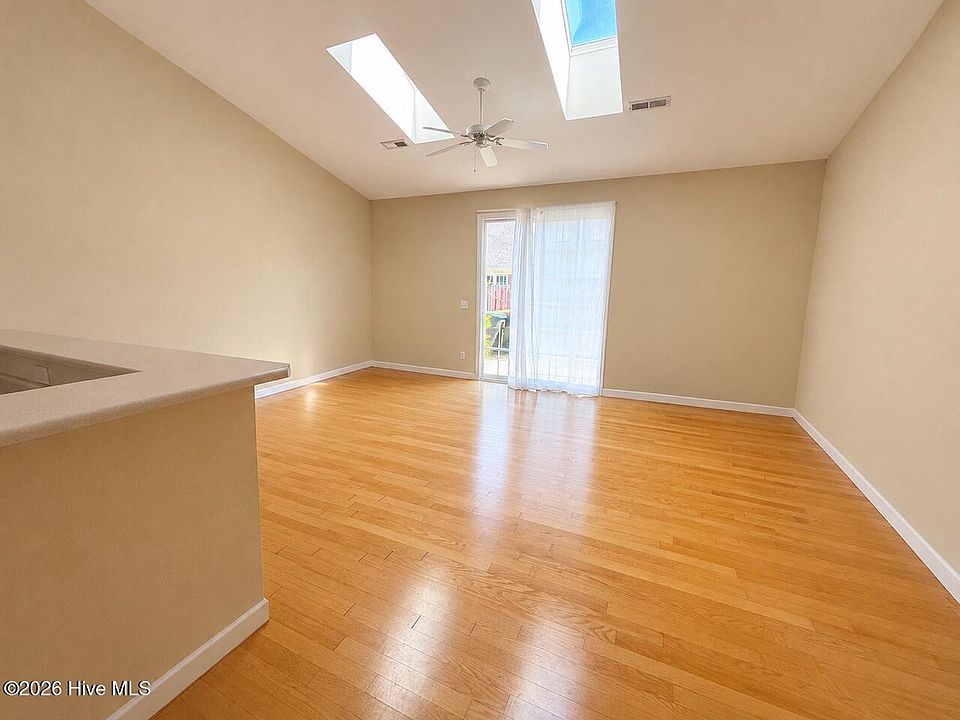 2nd image of 331 Monlandil Dr