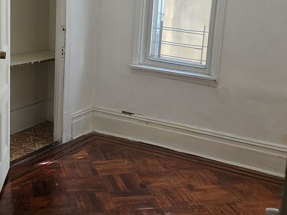 2nd image of 1369 Clay Ave APT 1
