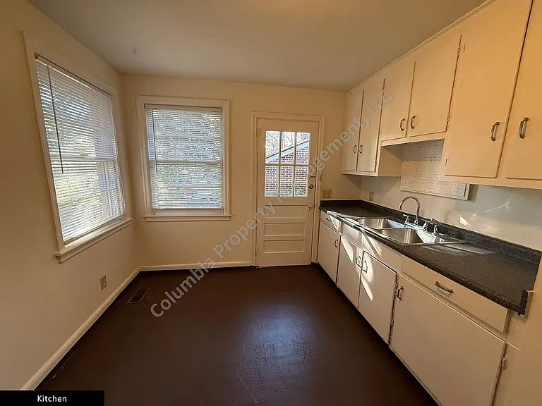 517 Deerwood St #D — Photo 5