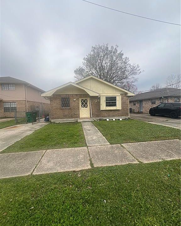 1st image of 4704-06 Park Dr S