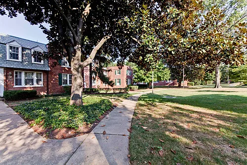 1728 N Queens Ln #184 — Photo 7