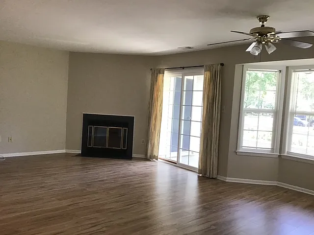 304 Trinity Ct #1 — Photo 5