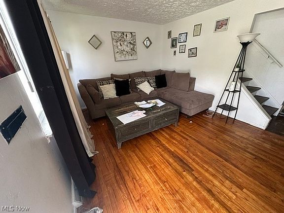 2nd image of 15914 Clearview Ave