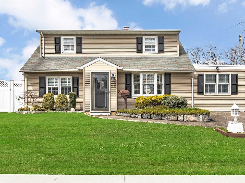 1st image of 171 Arlyn Dr W