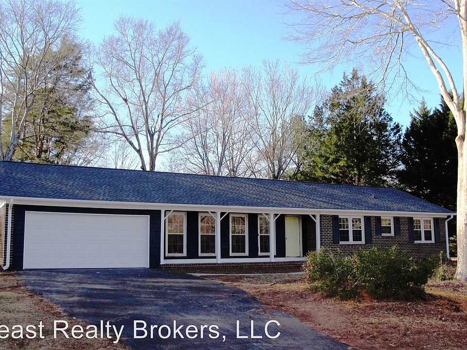 2nd image of 120 Arthur Cir