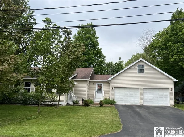 22 Sheldon St, Randolph, NY 14772