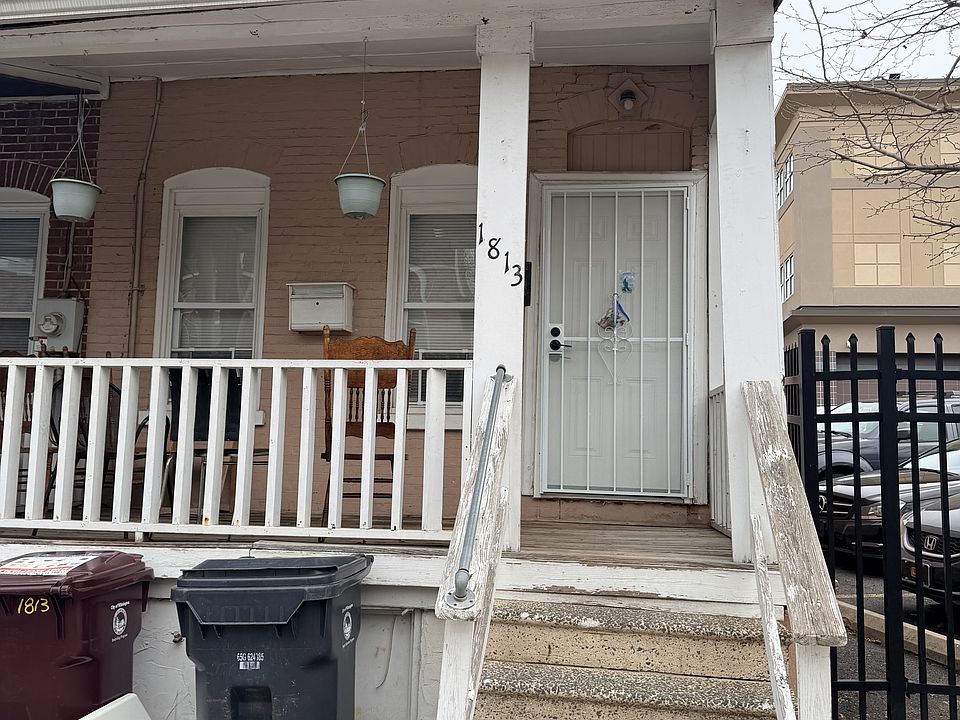 1st image of 1813 W 3rd St #1