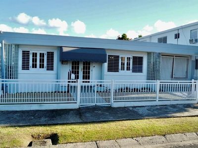 (Undisclosed Address), Carolina, PR, 00985