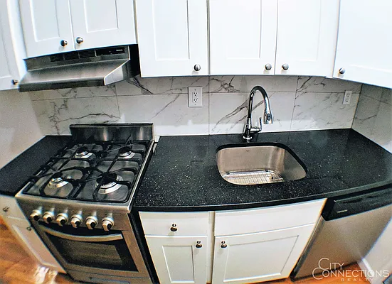 Rented by City Connections Realty | media 33