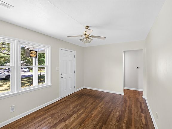 5th image of 2120 N Fort Avenue