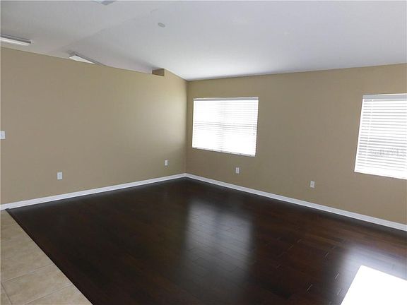 3rd image of 31117 Bridgegate Dr