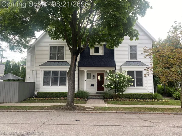 1080 Bennaville Ave, Birmingham, MI 48009