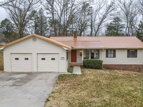 1330 Ridgeway Cir, Athens, TN 37303