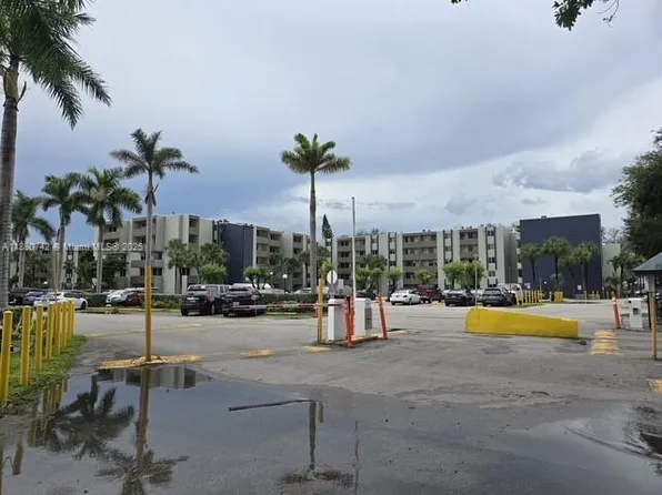 10000 NW 80th Ct APT 2109, Hialeah Gardens, FL 33016