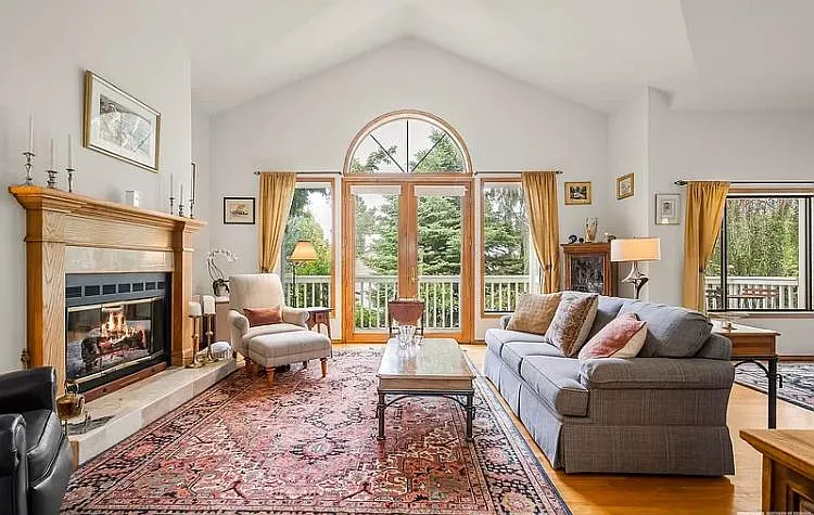 1500 Kestrel Ct — Photo 1