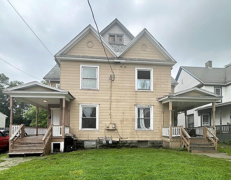 1st image of 415 Linden Pl