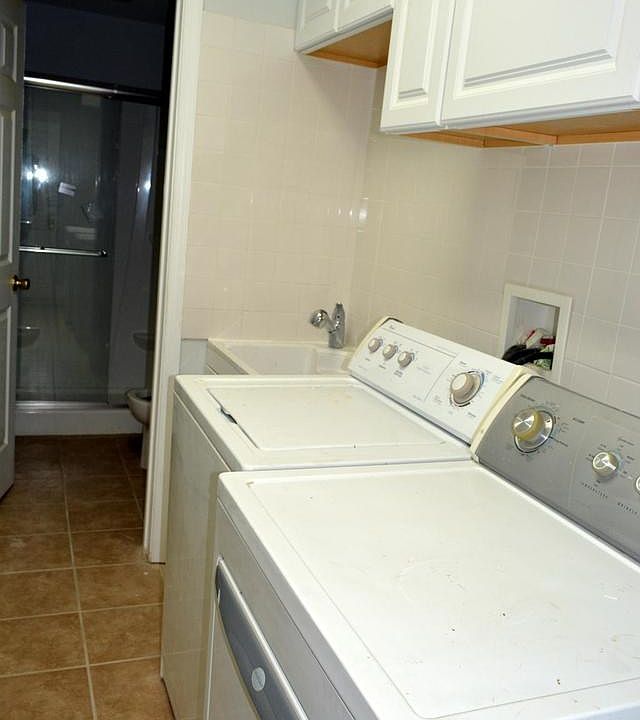 1st image of 438 Main St Floor 1